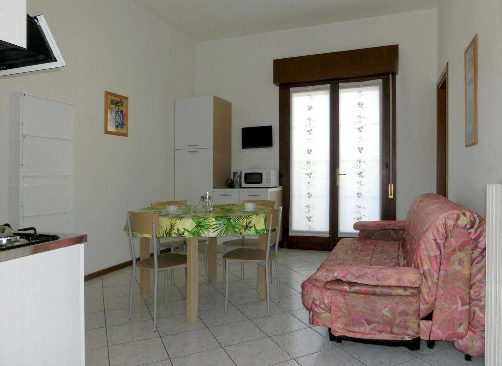 Ferienwohnung Viviana Lignano Sabbiadoro Exterior foto